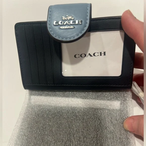 Coach Medium Light Blue/Chambray/Bluebell Leather Bi-Fold Corner Zip Wallet NWT - Picture 6 of 16